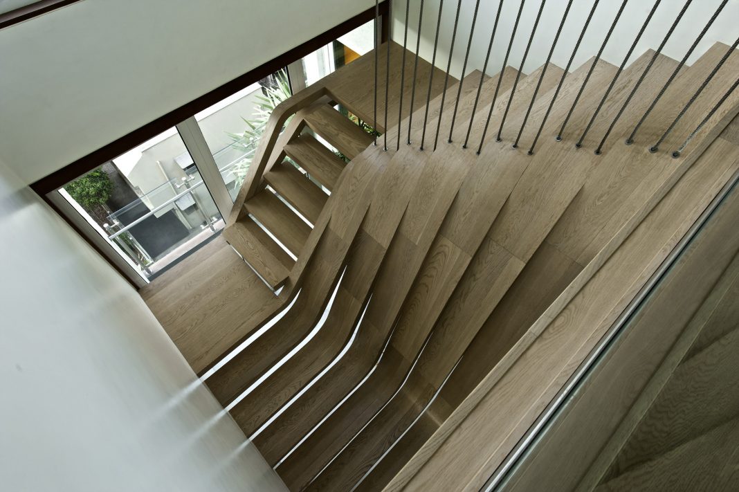 awsome floated stair with wood
