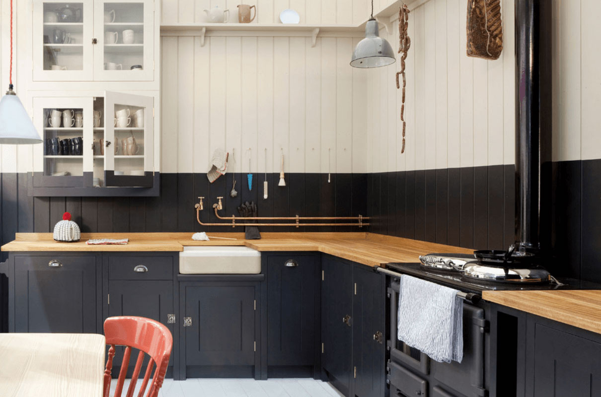 طراحی آشپزخانه با کابینت رنگی